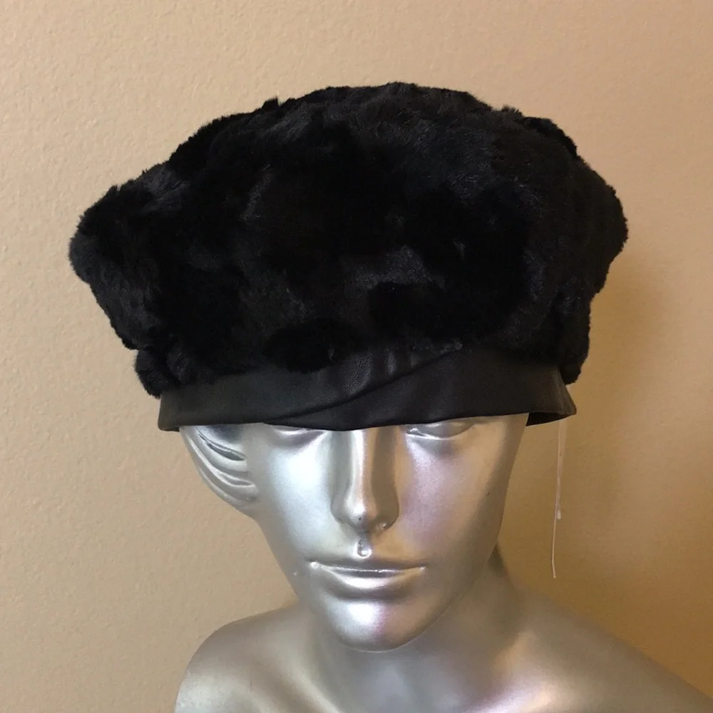 Pandemonium Beret, Reversible - Luxury Faux Fur in Smoky Essence With Black